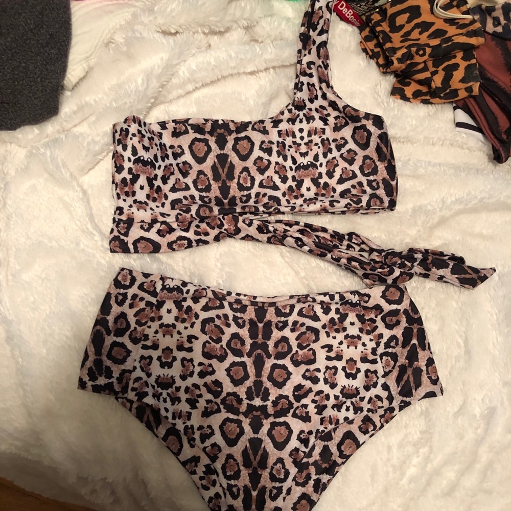 SHEIN one shoulder swimsuit. WORN ONCE